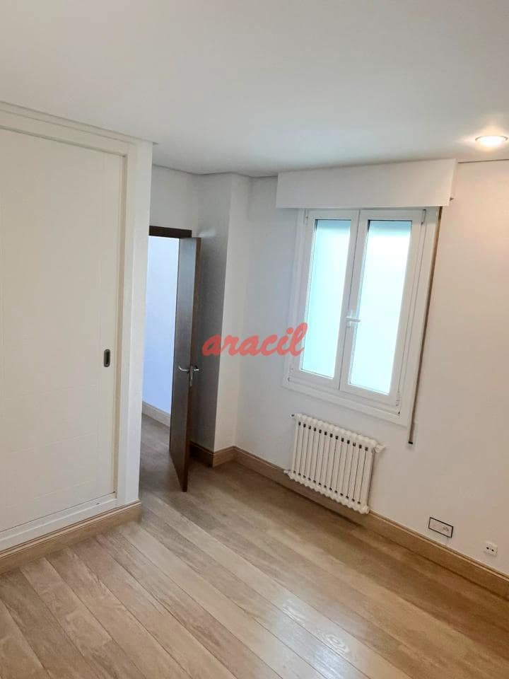 4 soveværelse Lejlighed til salg i Ourense by - € 650.000 (Ref: 9073108)