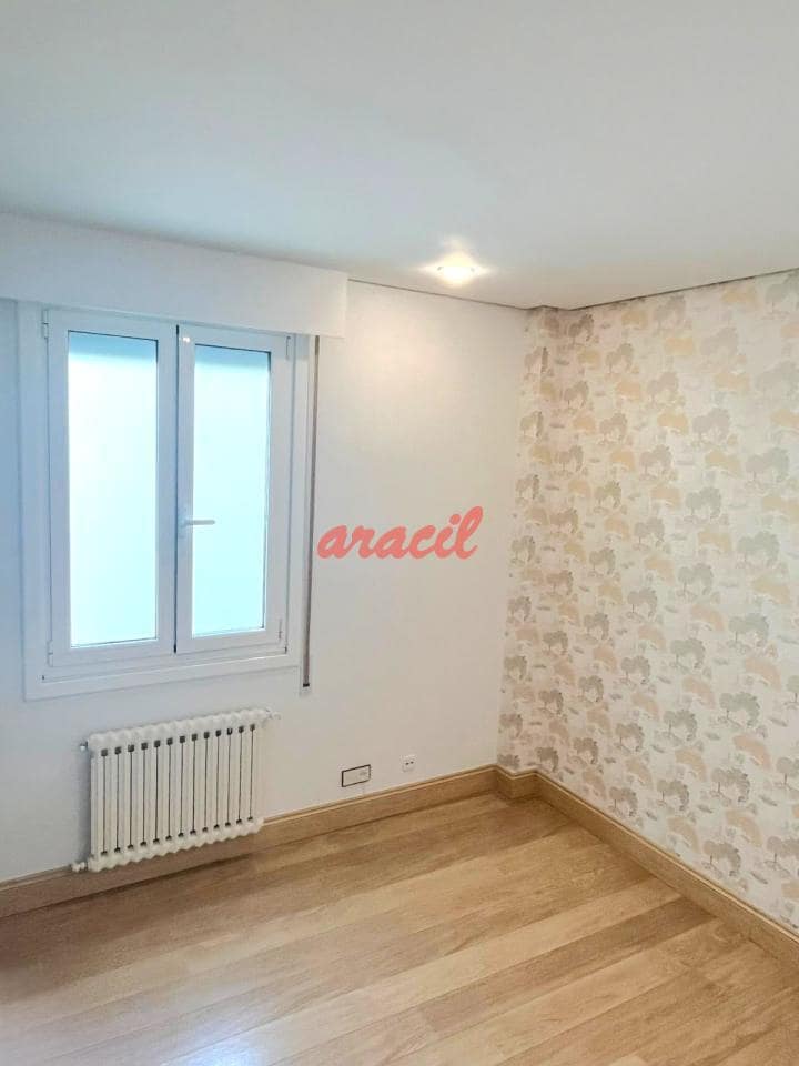 4 soveværelse Lejlighed til salg i Ourense by - € 650.000 (Ref: 9073108)