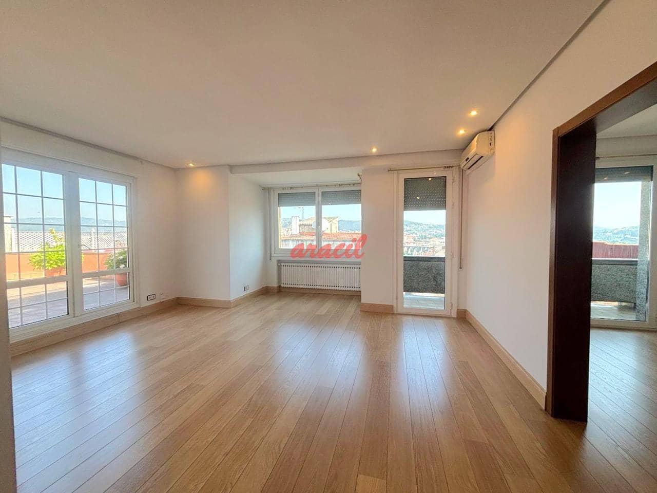 4 soveværelse Lejlighed til salg i Ourense by - € 650.000 (Ref: 9073108)