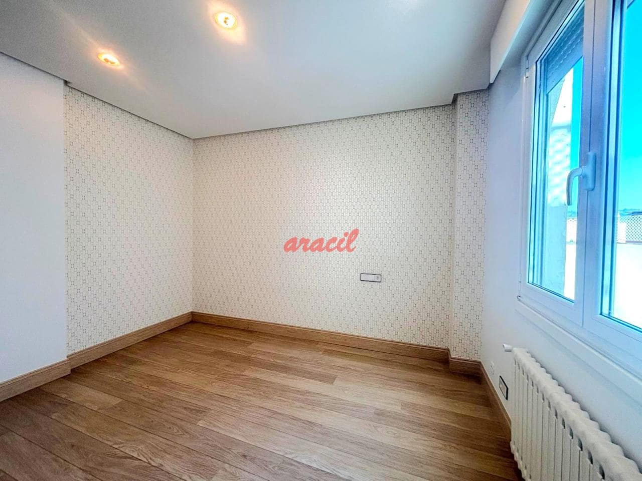 4 soveværelse Lejlighed til salg i Ourense by - € 650.000 (Ref: 9073108)