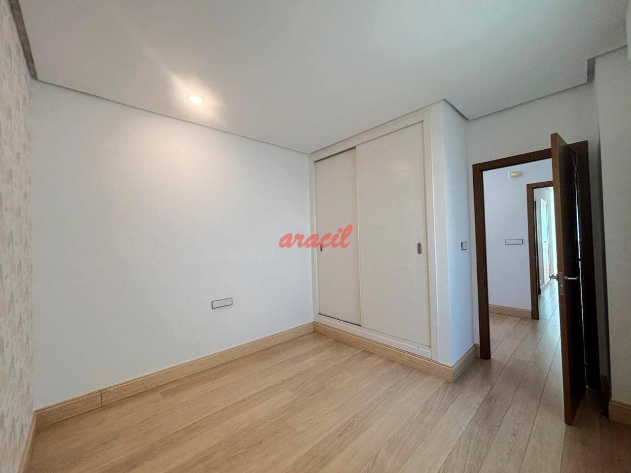 4 Zimmer Wohnung zu verkaufen in Ourense Stadt - 635.000 € (Ref: 9073108)