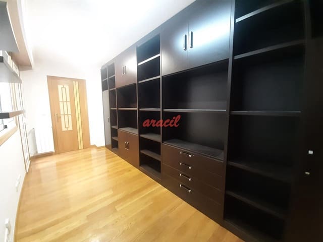 4 makuuhuone Asunto vuokrattavana paikassa Ourense kaupunki mukana 
autotalli - 1 200 € (Ref: 9169306)