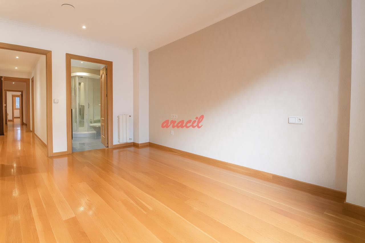 4 soveværelse Lejlighed til leje i Ourense by med garage - € 1.100 (Ref: 9169306)