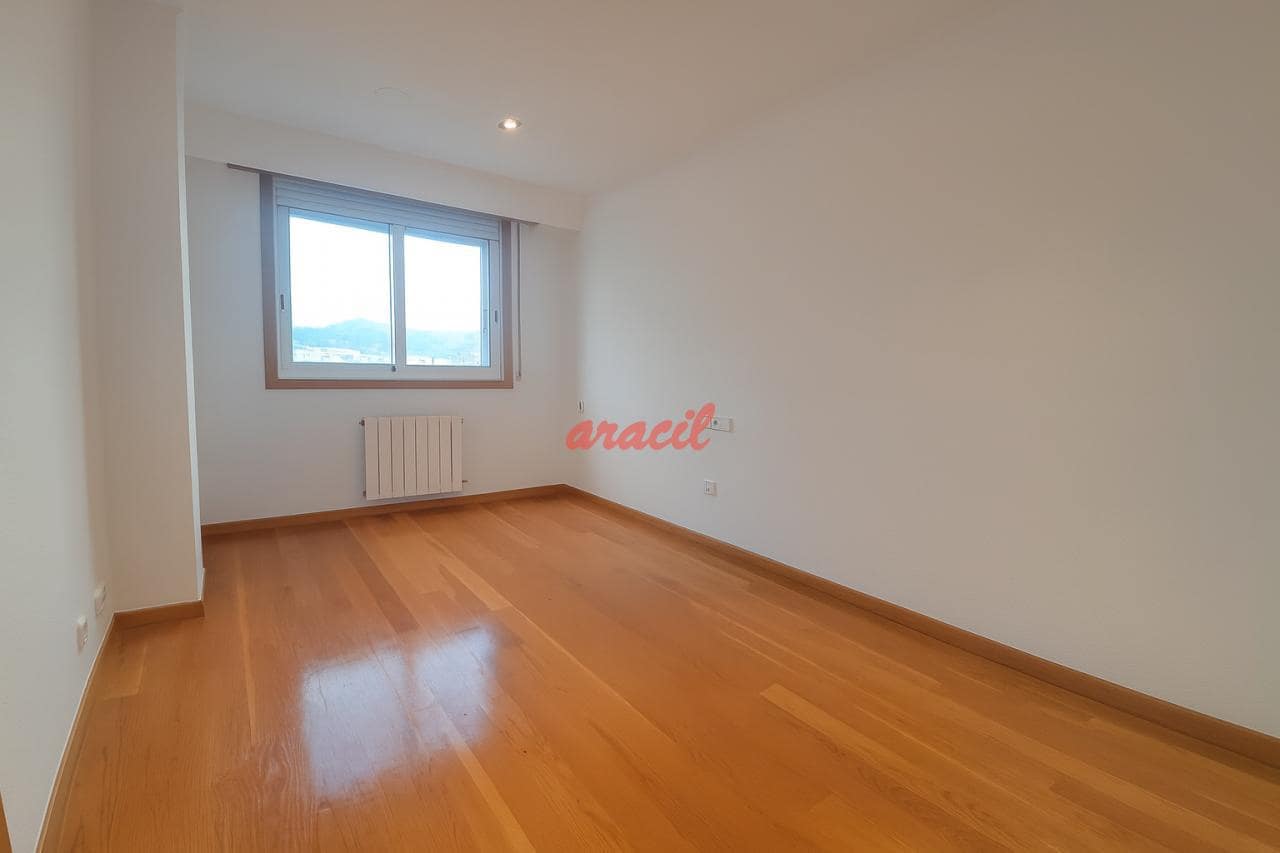 4 soveværelse Lejlighed til leje i Ourense by med garage - € 1.100 (Ref: 9169306)