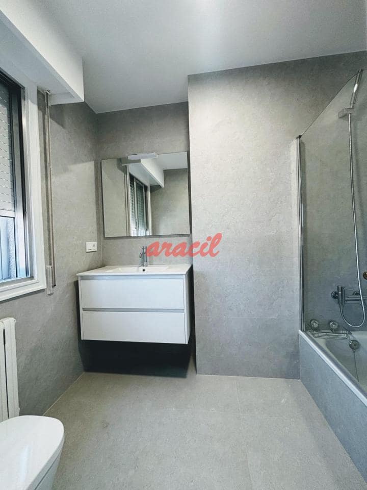 4 soveværelse Lejlighed til salg i Ourense by med garage - € 480.000 (Ref: 9226187)