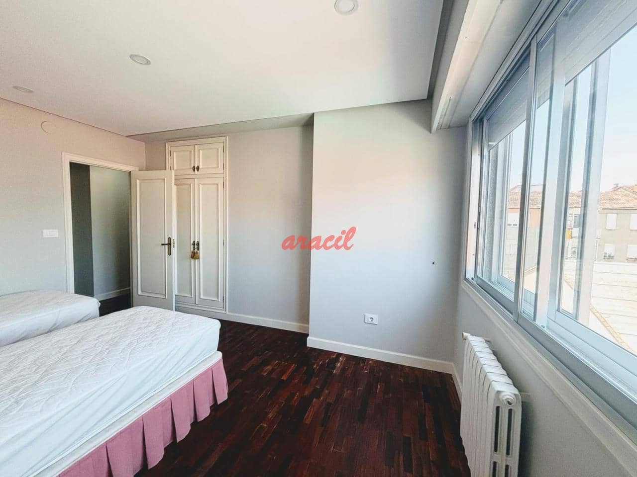 4 soveværelse Lejlighed til salg i Ourense by med garage - € 480.000 (Ref: 9226187)