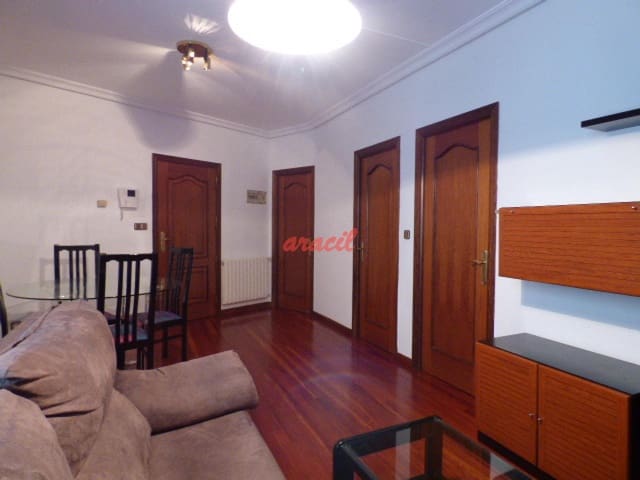 2 bedroom Apartment for rent in Ourense city with garage - € 750 (Ref: 9280738)