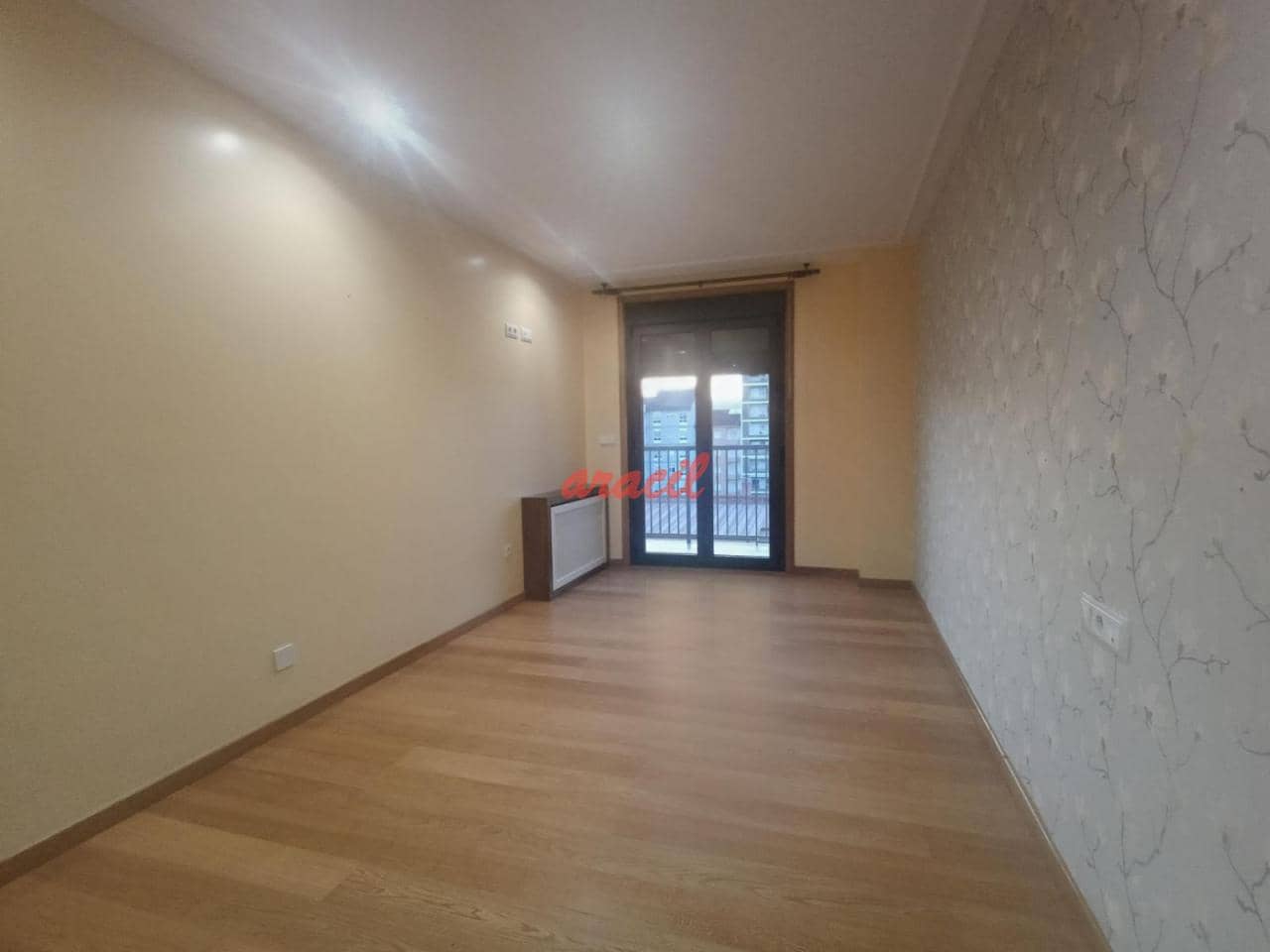 3 bedroom Flat for rent in Ourense city with garage - € 900 (Ref: 9284870)