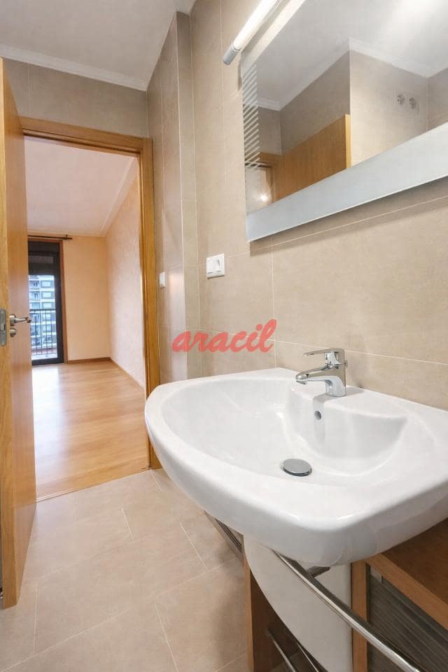 3 bedroom Flat for rent in Ourense city with garage - € 900 (Ref: 9284870)