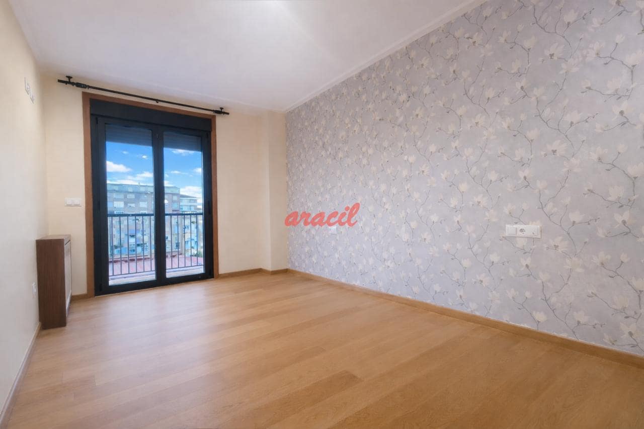 3 bedroom Flat for rent in Ourense city with garage - € 900 (Ref: 9284870)