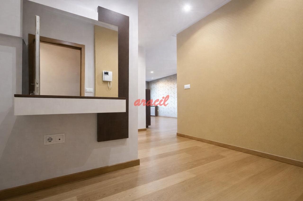 3 bedroom Flat for rent in Ourense city with garage - € 900 (Ref: 9284870)