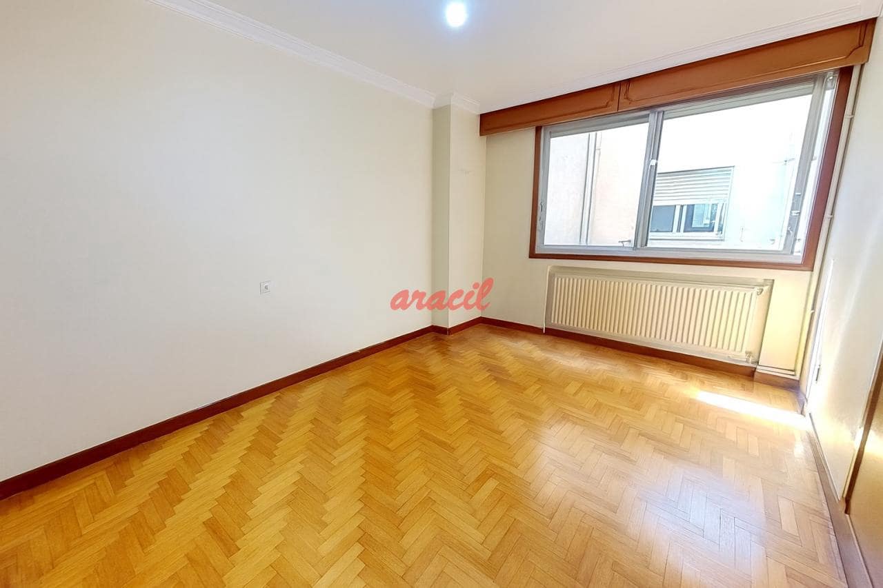 5 soveværelse Lejlighed til salg i Ourense by - € 420.000 (Ref: 9353125)