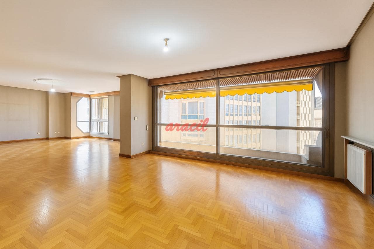 5 soveværelse Lejlighed til salg i Ourense by - € 420.000 (Ref: 9353125)