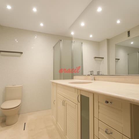 4 bedroom Flat for sale in Ourense city with garage - € 360,000 (Ref: 9421830)