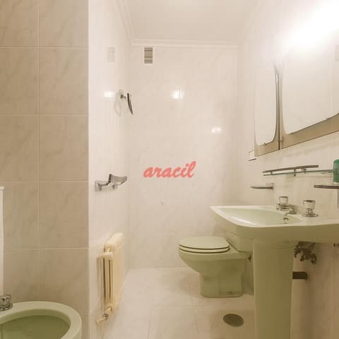 4 bedroom Flat for sale in Ourense city with garage - € 360,000 (Ref: 9421830)