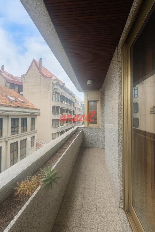 4 bedroom Flat for sale in Ourense city with garage - € 360,000 (Ref: 9421830)