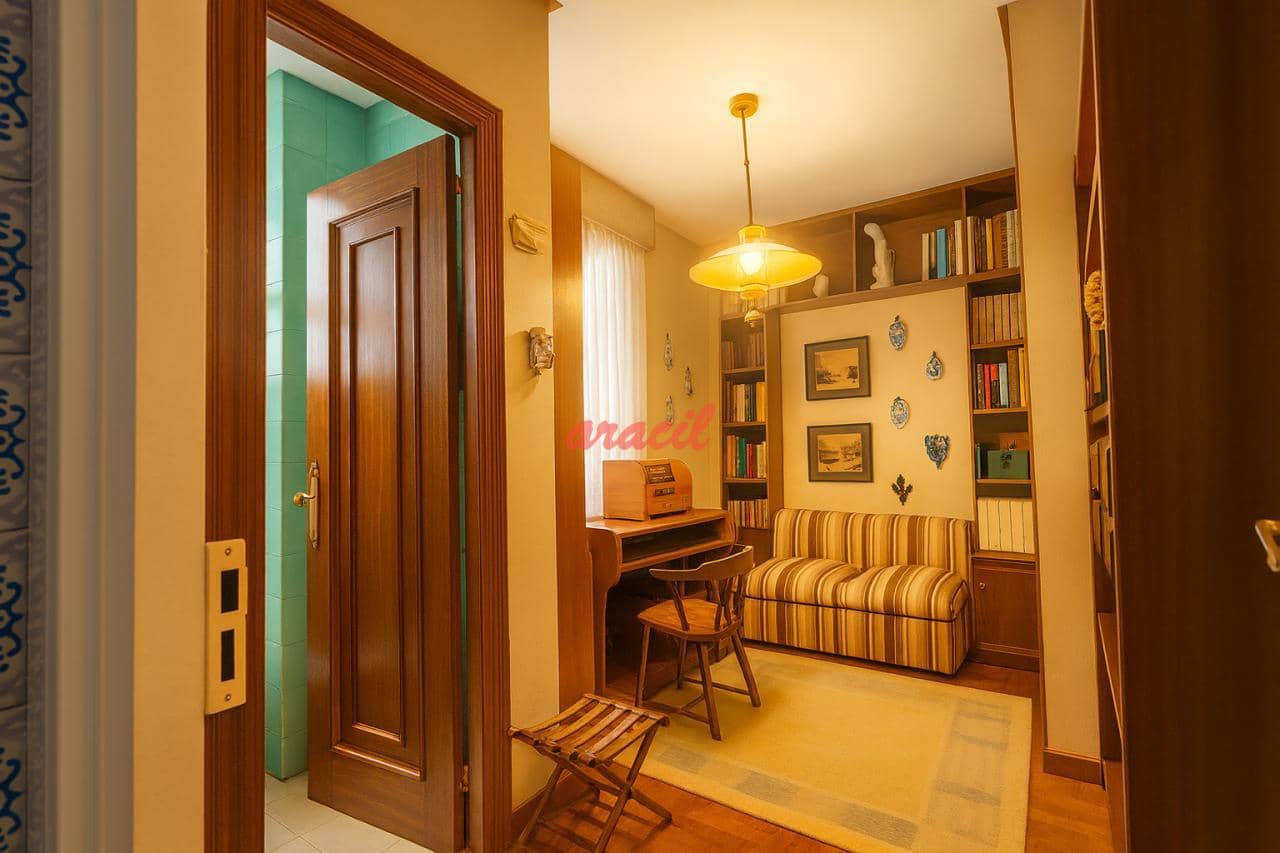 4 bedroom Flat for sale in Ourense city with garage - € 360,000 (Ref: 9421830)