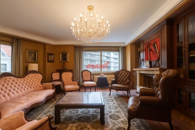 4 bedroom Flat for sale in Ourense city with garage - € 360,000 (Ref: 9421830)