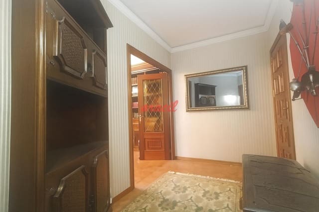 4 bedroom Flat for sale in Ourense city with garage - € 360,000 (Ref: 9421830)