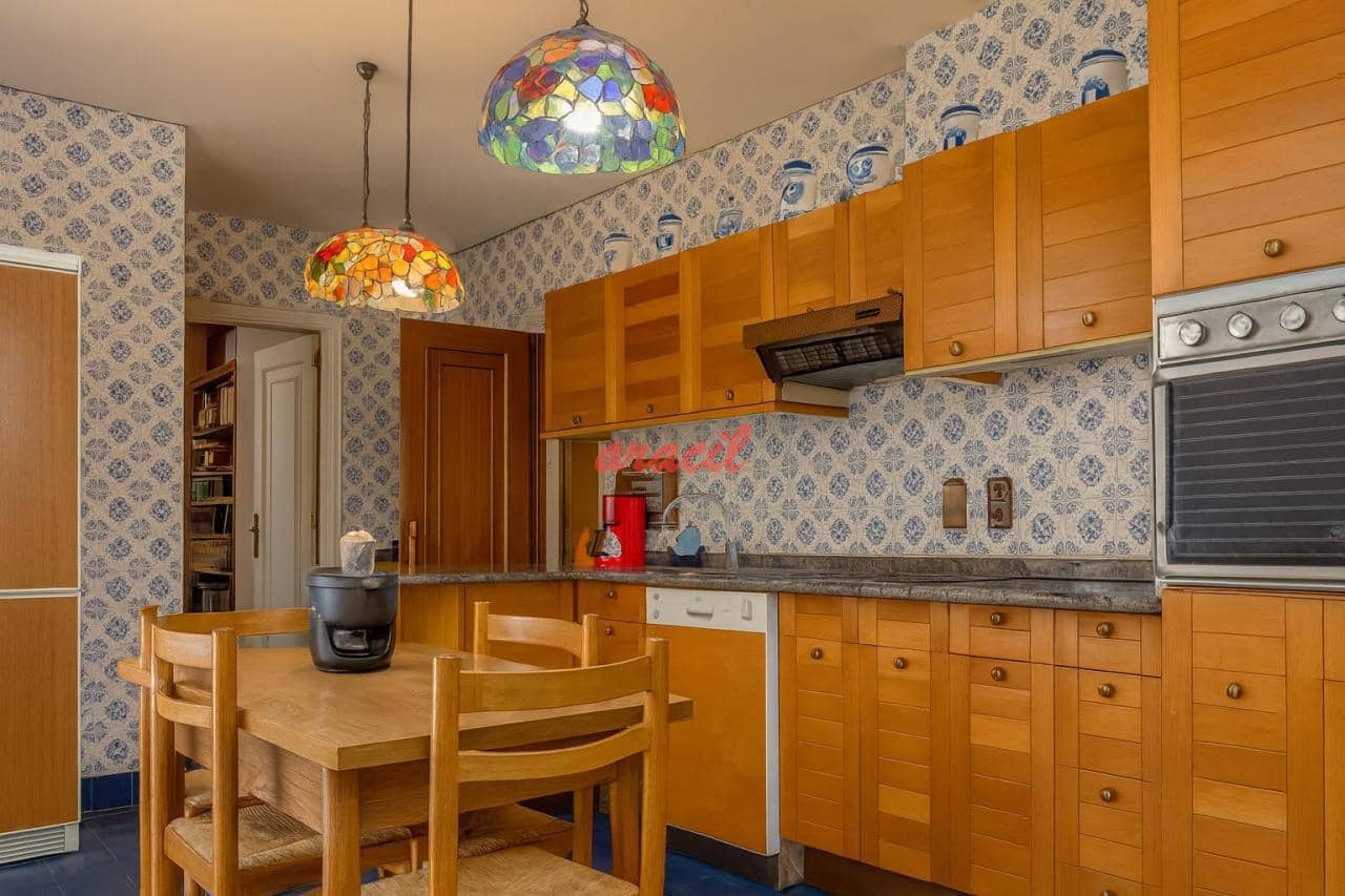 4 bedroom Flat for sale in Ourense city with garage - € 360,000 (Ref: 9421830)