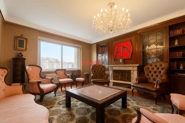 4 bedroom Flat for sale in Ourense city with garage - € 360,000 (Ref: 9421830)