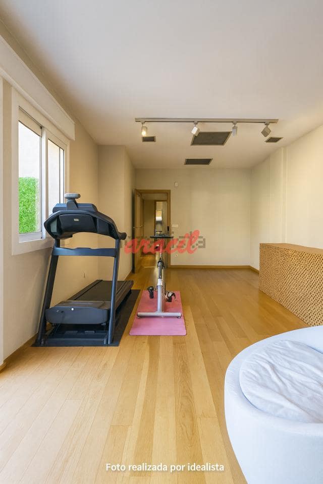 Ático de 4 habitaciones en Ourense ciudad en venta con garaje - 495.000 € (Ref: 9465148)