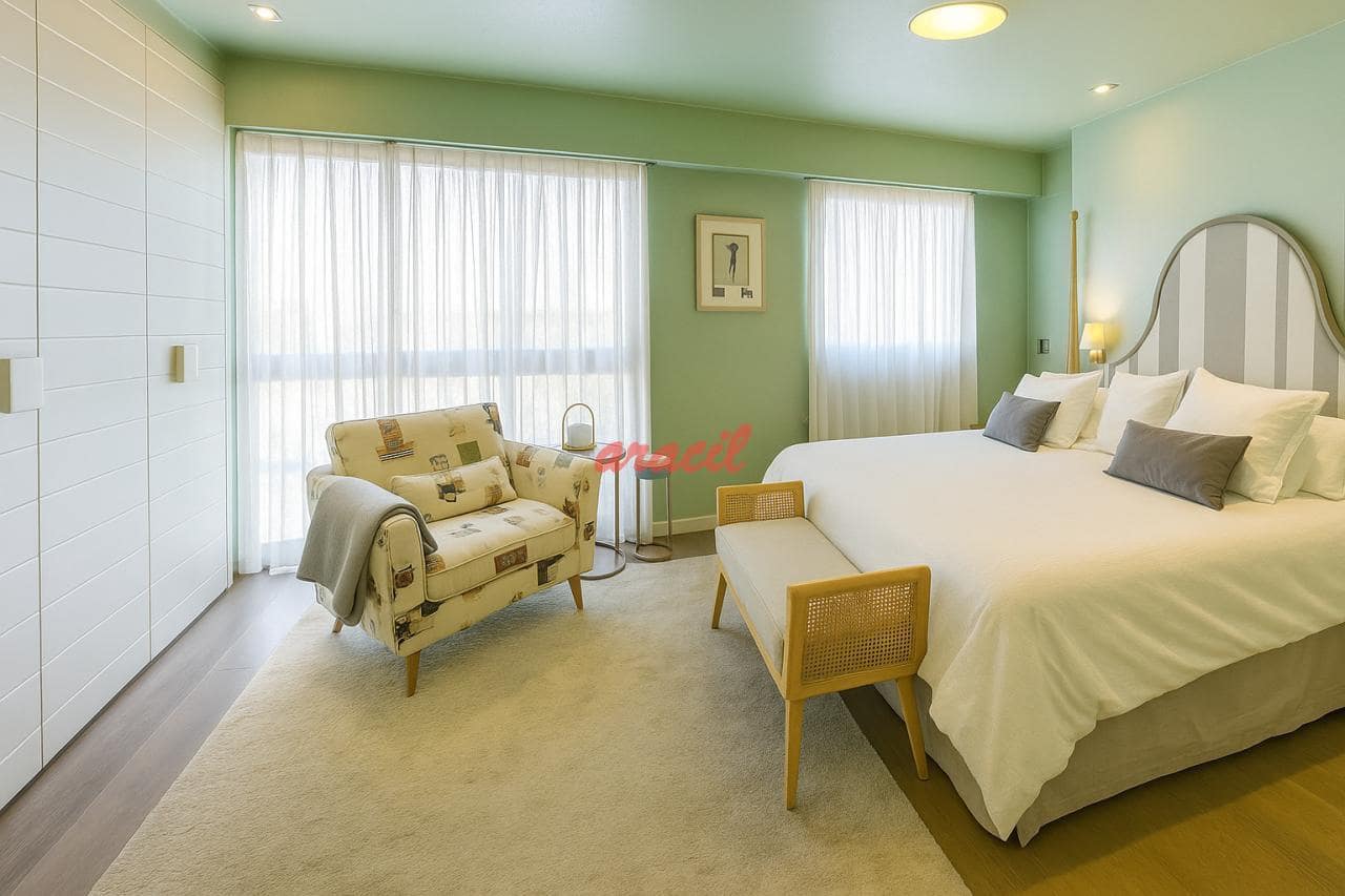 Ático de 4 habitaciones en Ourense ciudad en venta con garaje - 495.000 € (Ref: 9465148)