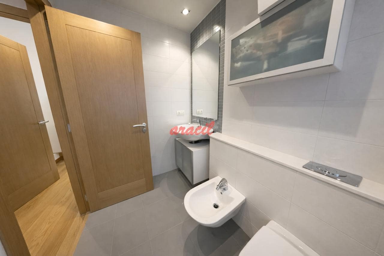 Ático de 4 habitaciones en Ourense ciudad en venta con garaje - 495.000 € (Ref: 9465148)