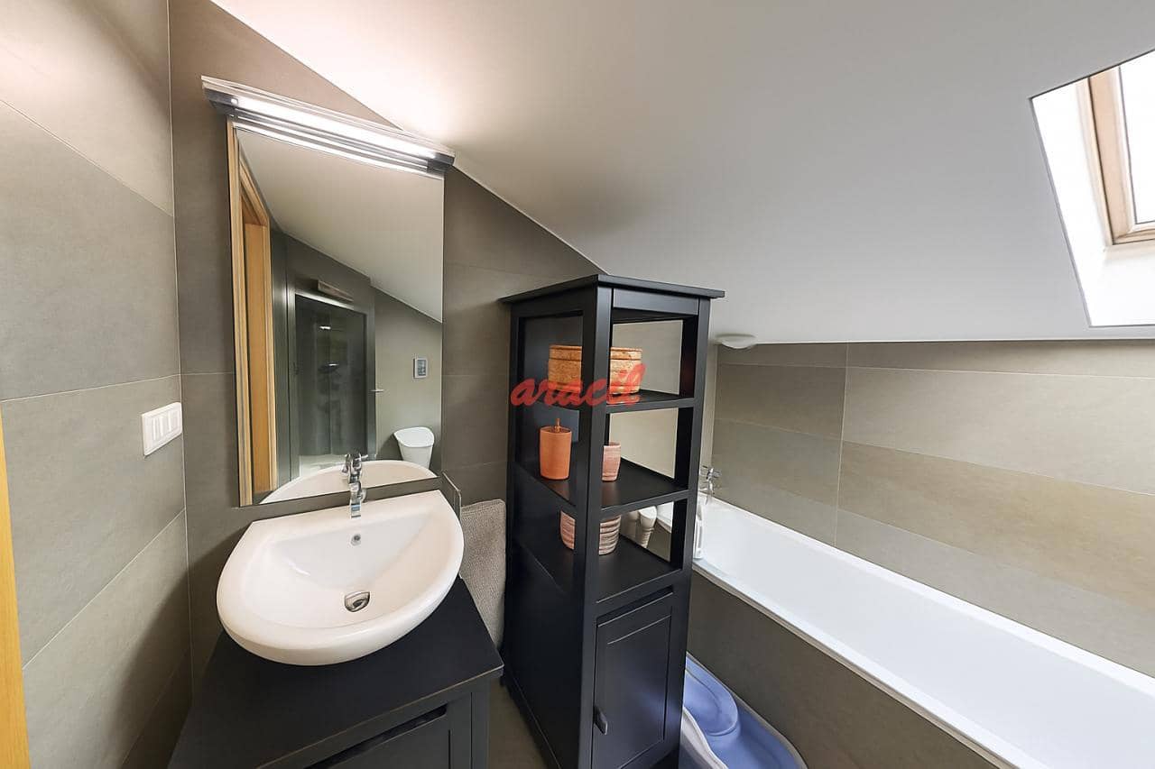 Ático de 4 habitaciones en Ourense ciudad en venta con garaje - 495.000 € (Ref: 9465148)