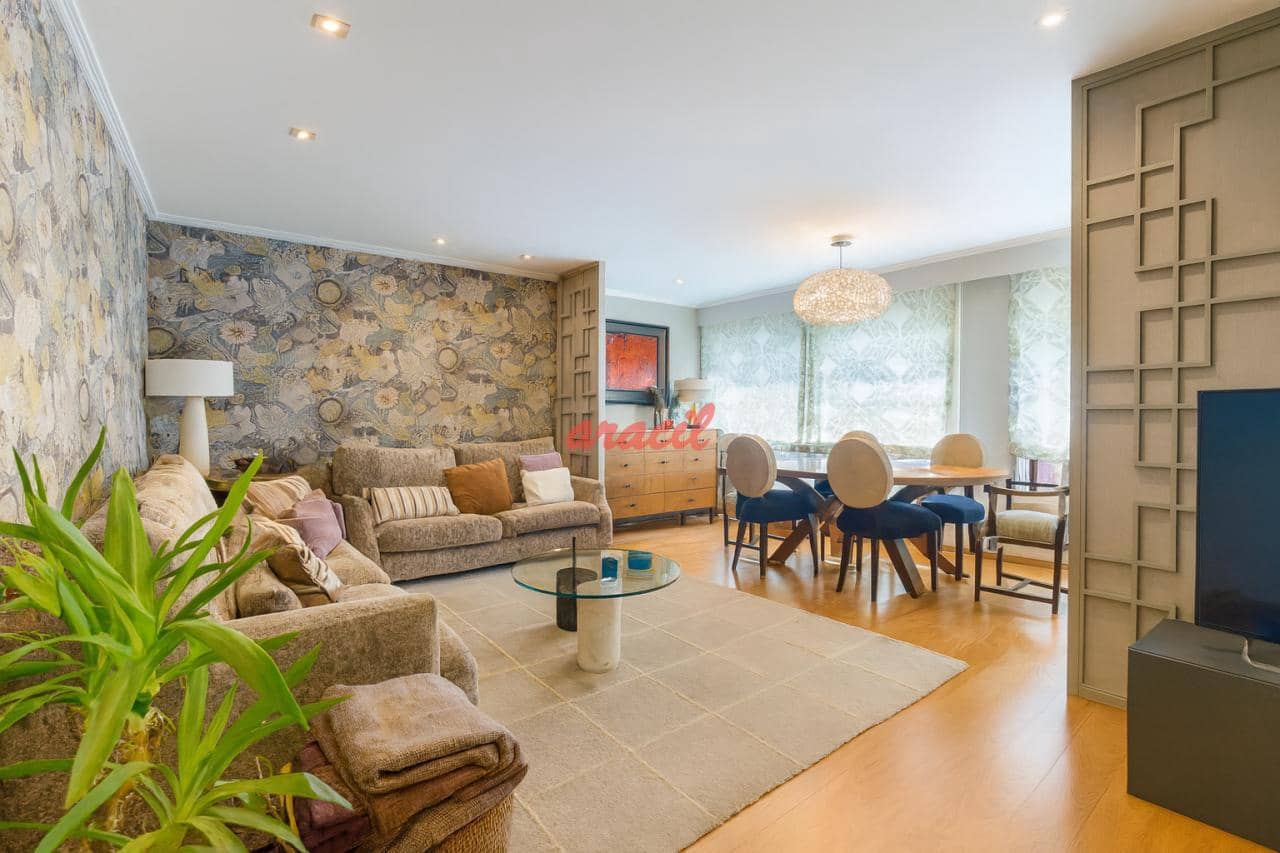 Ático de 4 habitaciones en Ourense ciudad en venta con garaje - 495.000 € (Ref: 9465148)