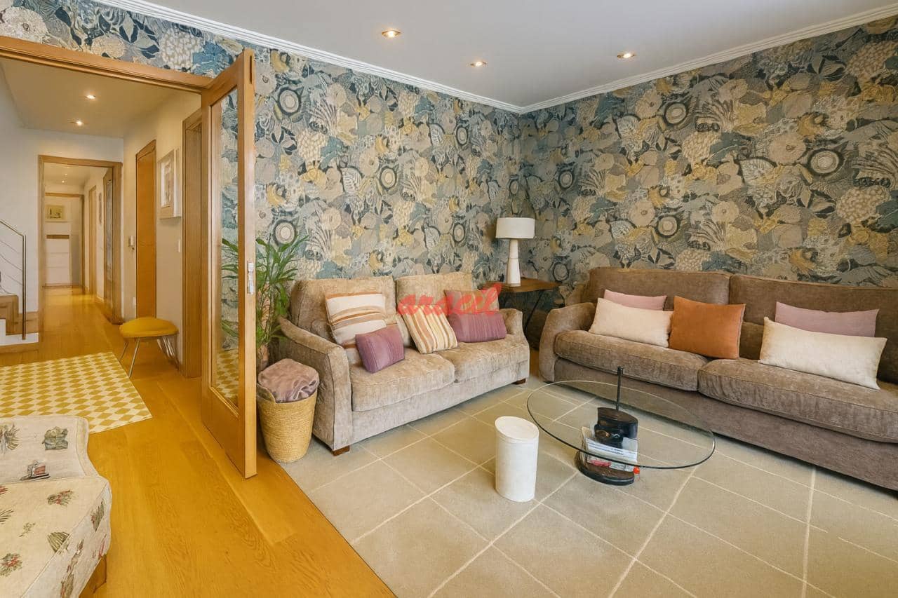 Ático de 4 habitaciones en Ourense ciudad en venta con garaje - 495.000 € (Ref: 9465148)