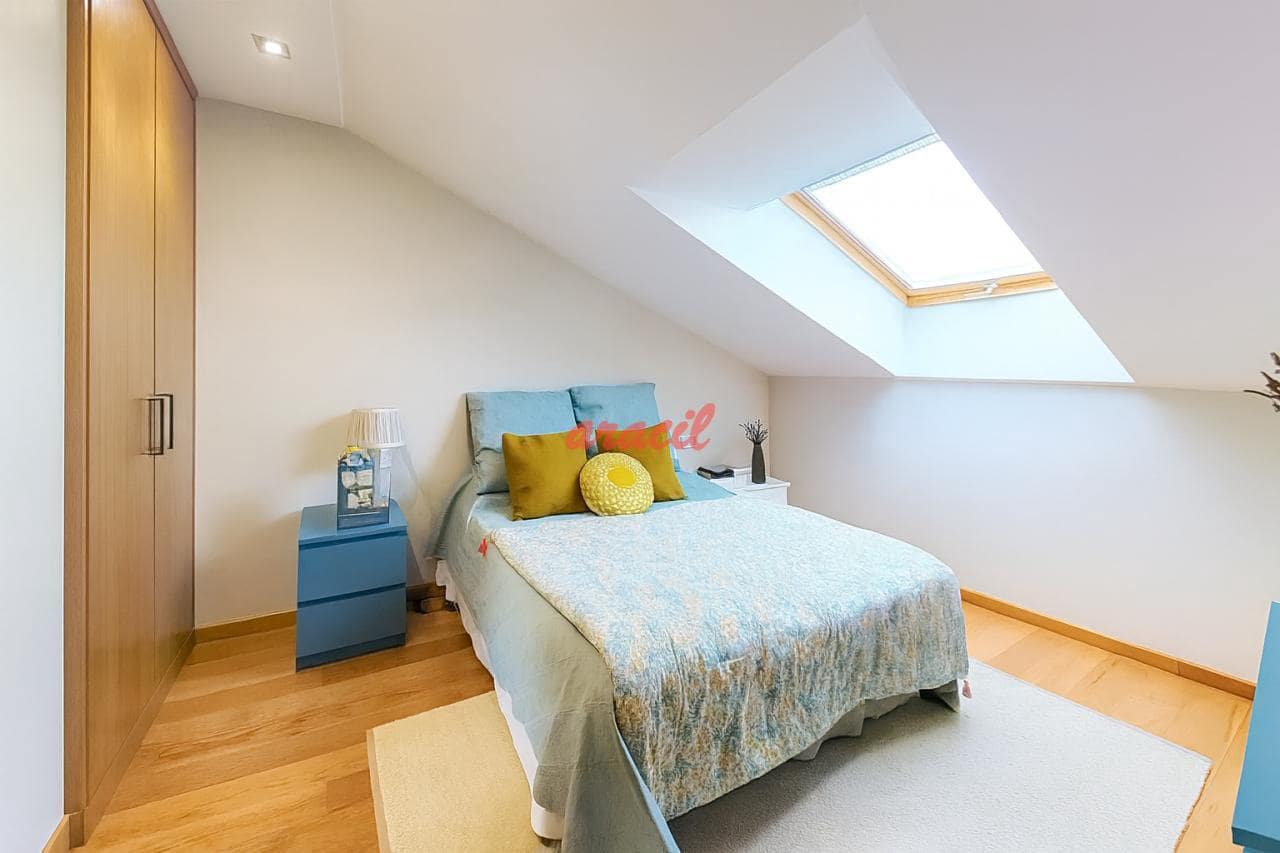 Ático de 4 habitaciones en Ourense ciudad en venta con garaje - 495.000 € (Ref: 9465148)