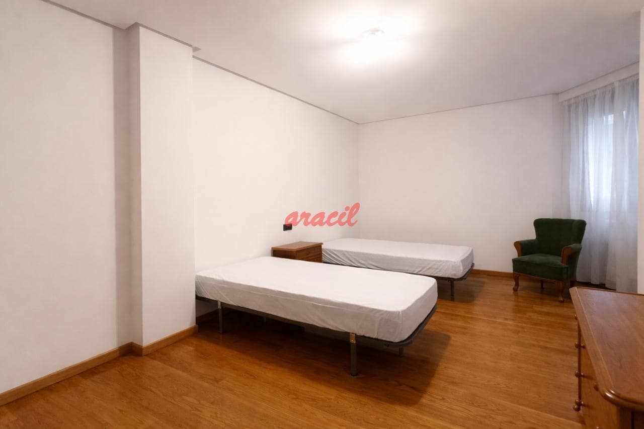 2 bedroom Flat for rent in Ourense city with garage - € 840 (Ref: 9714465)