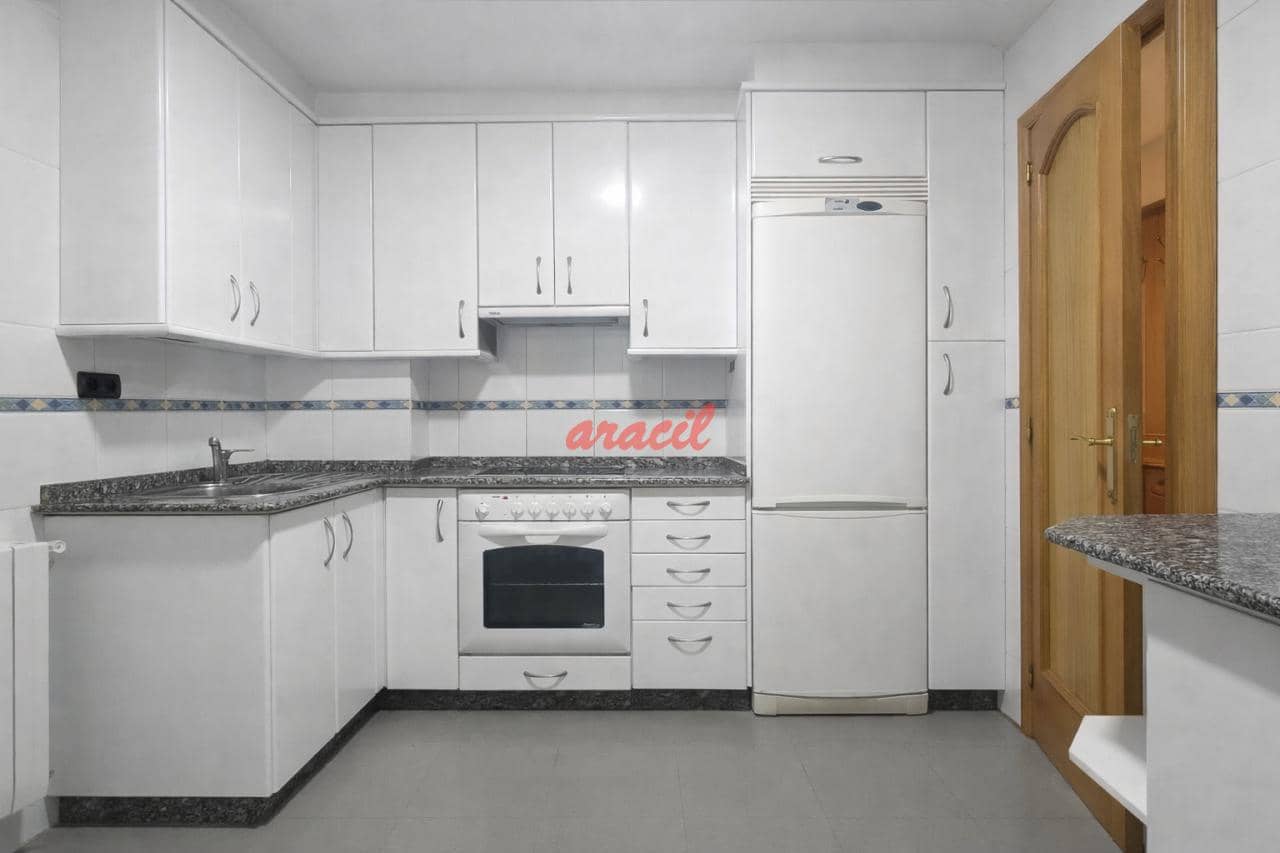 2 bedroom Flat for rent in Ourense city with garage - € 840 (Ref: 9714465)