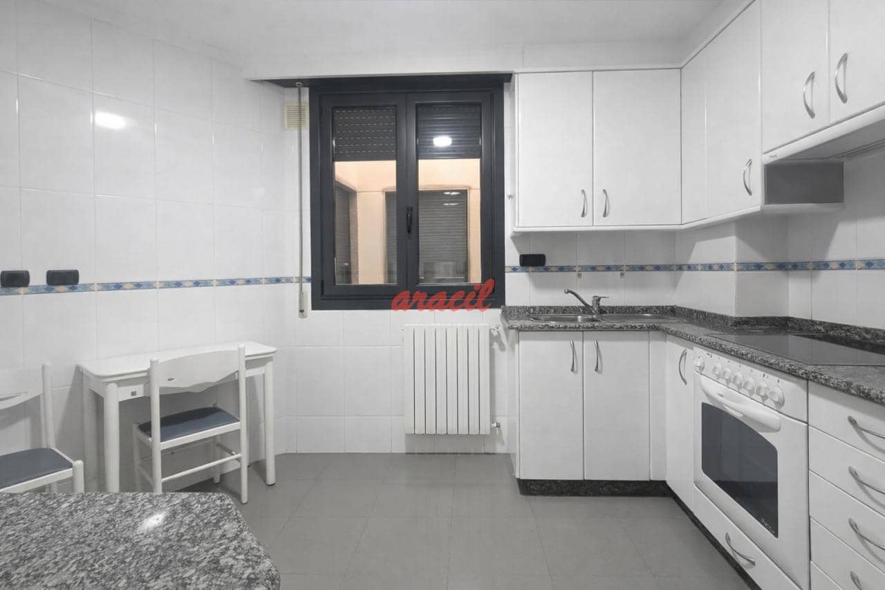 2 bedroom Flat for rent in Ourense city with garage - € 840 (Ref: 9714465)
