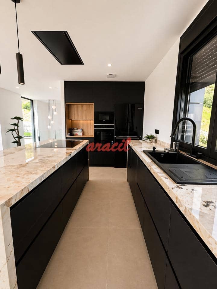 4 soveværelse Villa til salg i Barbadas med swimmingpool garage - € 950.000 (Ref: 9794040)