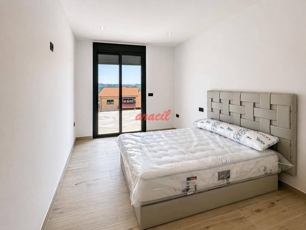 4 soveværelse Villa til salg i Barbadas med swimmingpool garage - € 950.000 (Ref: 9794040)