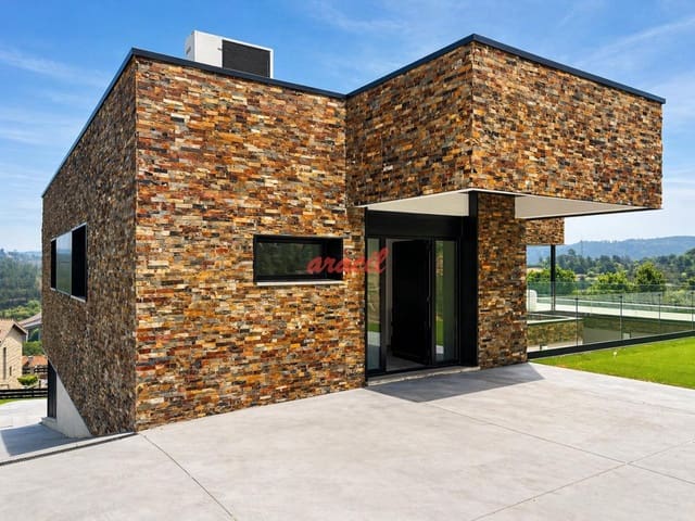 4 soverom Villa til salgs i Barbadás med svømmebasseng garasje - € 950 000 (Ref: 9794040)