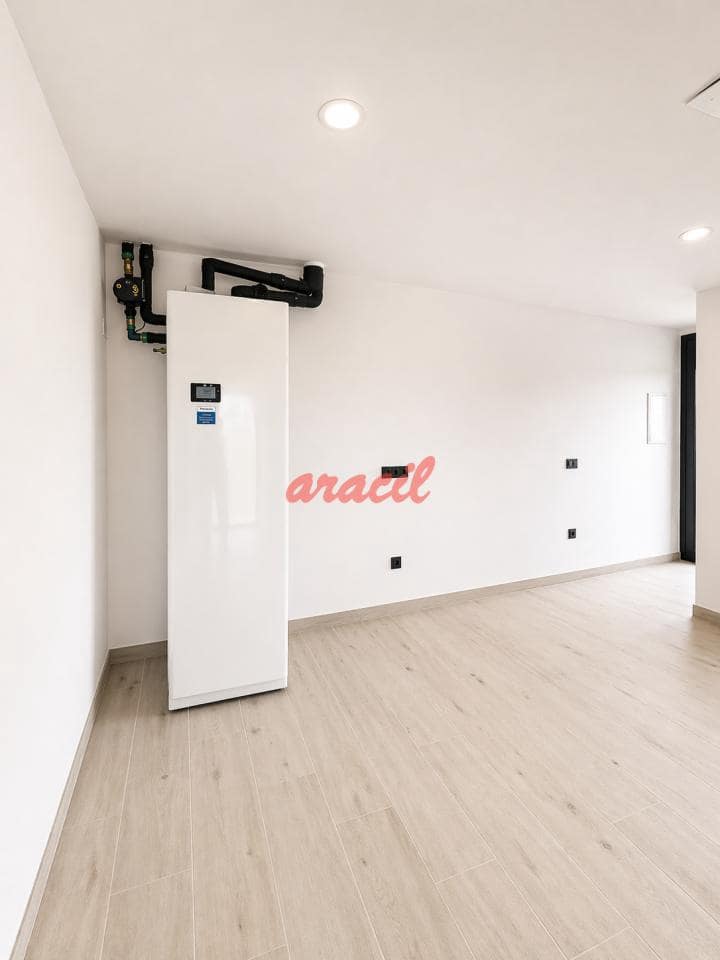 4 soveværelse Villa til salg i Barbadas med swimmingpool garage - € 950.000 (Ref: 9794040)