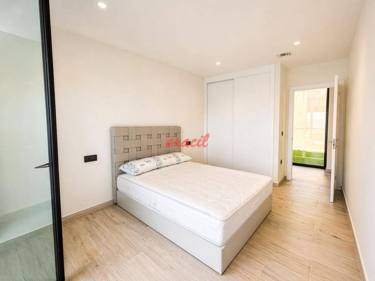 4 soveværelse Villa til salg i Barbadas med swimmingpool garage - € 950.000 (Ref: 9794040)