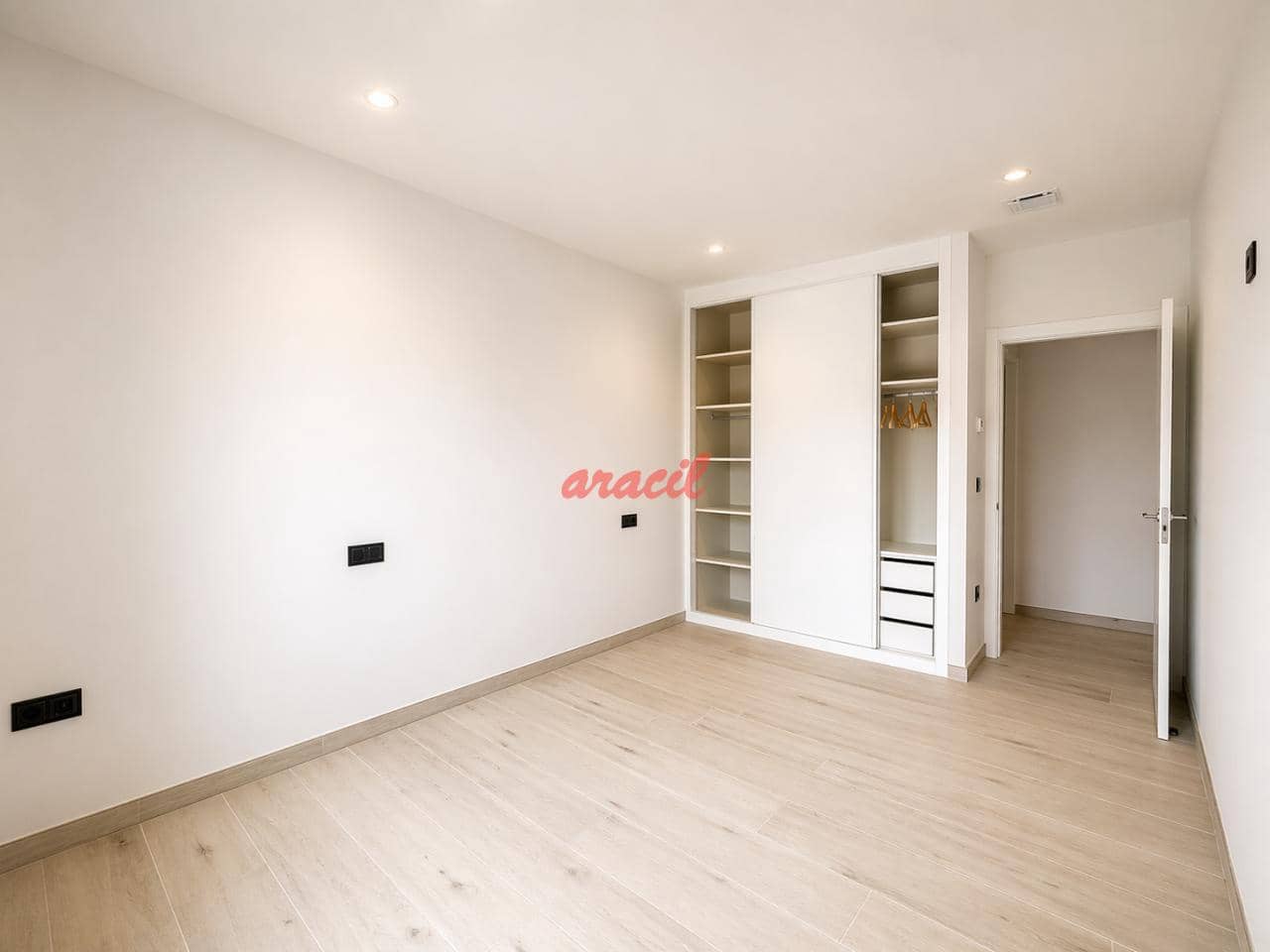 4 soveværelse Villa til salg i Barbadas med swimmingpool garage - € 950.000 (Ref: 9794040)