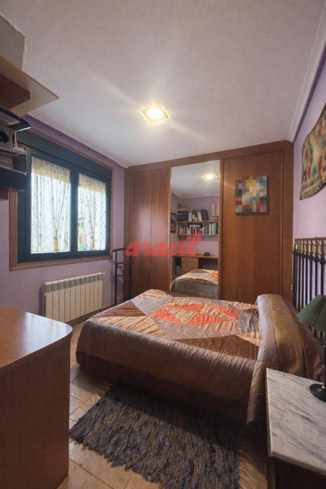 Chalet de 4 habitaciones en Amoeiro en venta con piscina garaje - 425.000 € (Ref: 9859040)