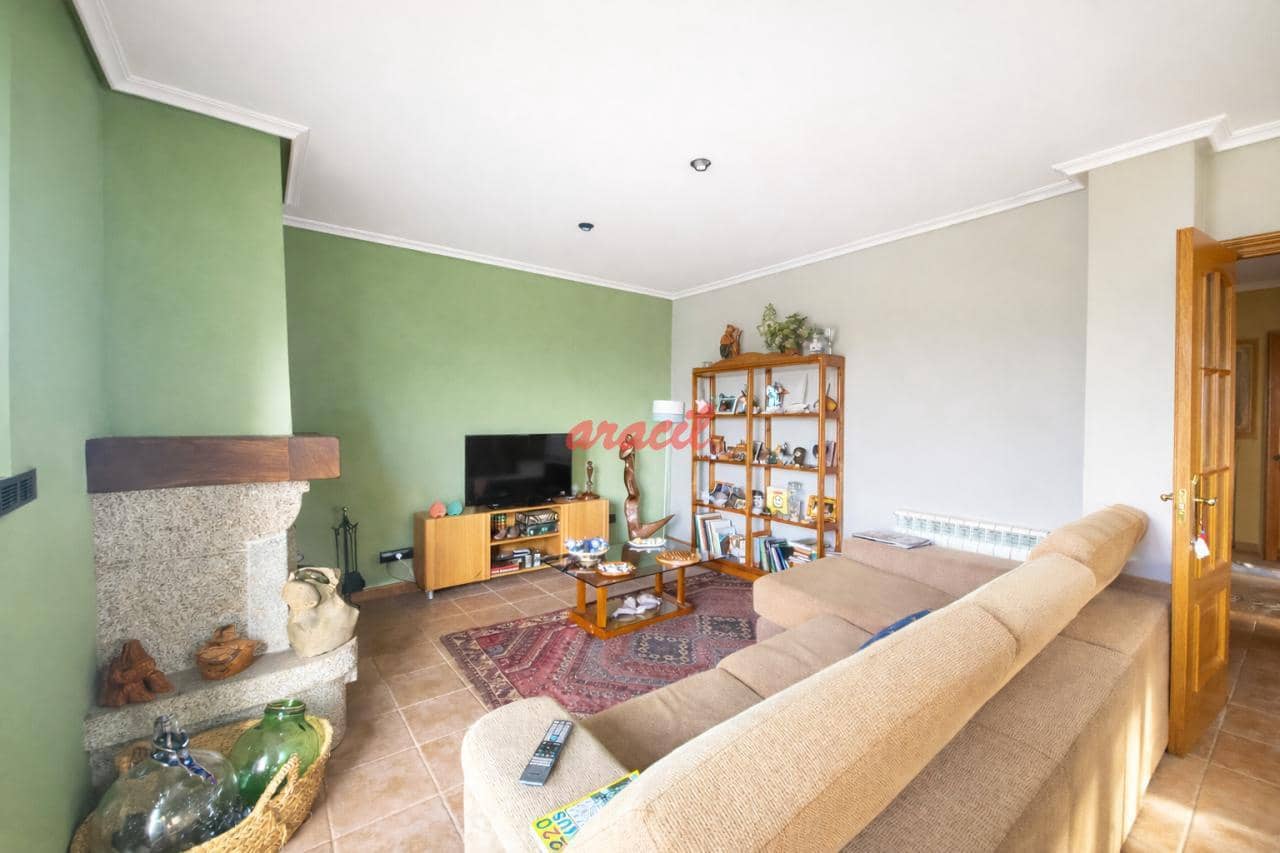 Chalet de 4 habitaciones en Amoeiro en venta con piscina garaje - 425.000 € (Ref: 9859040)