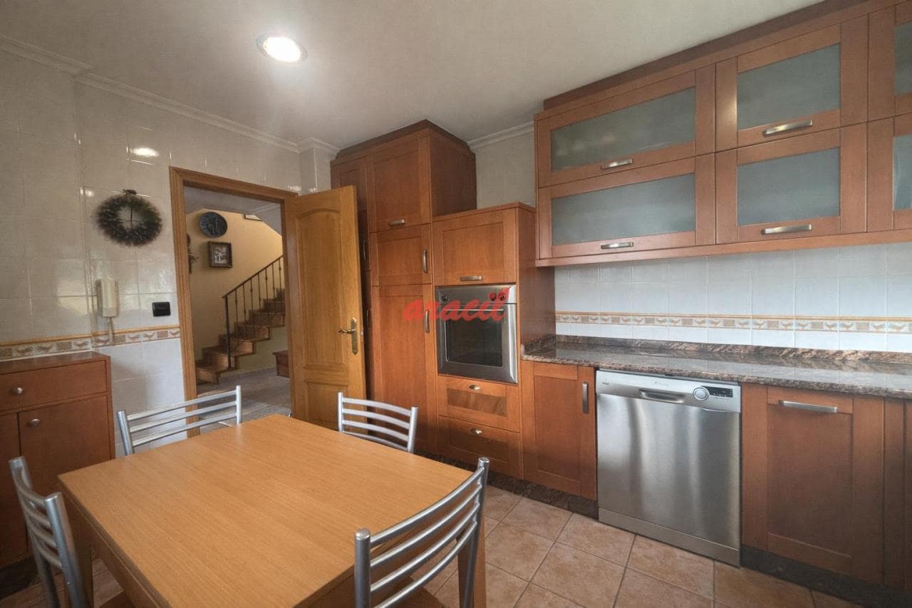 Chalet de 4 habitaciones en Amoeiro en venta con piscina garaje - 425.000 € (Ref: 9859040)