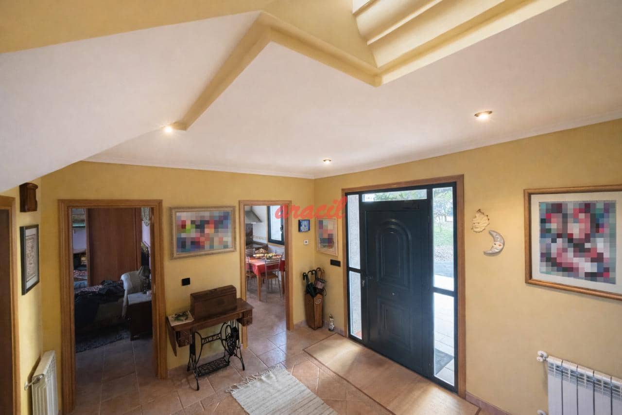 Chalet de 4 habitaciones en Amoeiro en venta con piscina garaje - 425.000 € (Ref: 9859040)