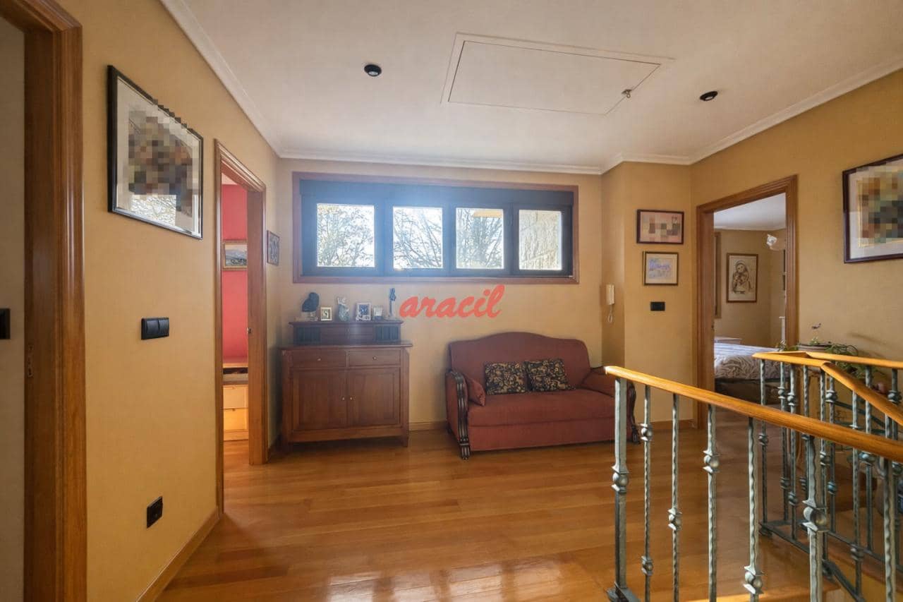 Chalet de 4 habitaciones en Amoeiro en venta con piscina garaje - 425.000 € (Ref: 9859040)