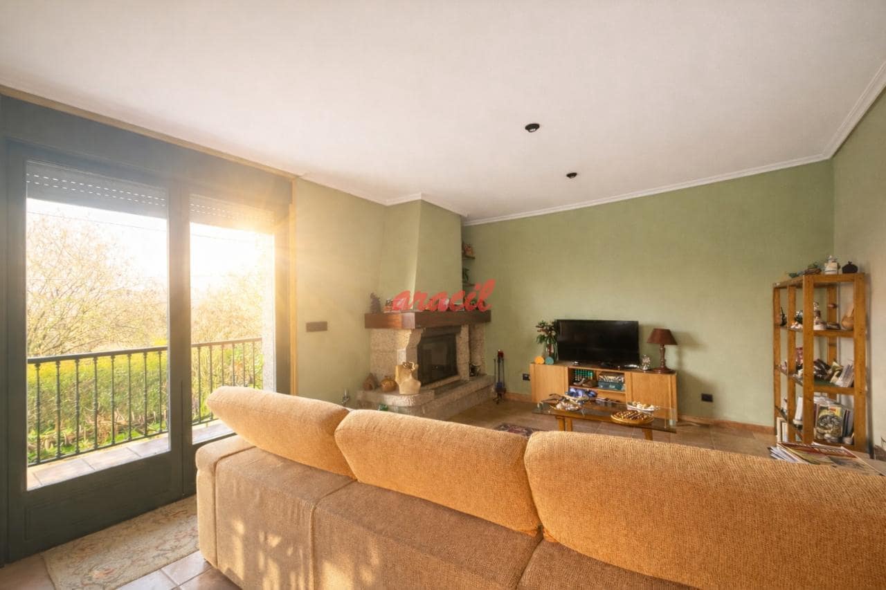 Chalet de 4 habitaciones en Amoeiro en venta con piscina garaje - 425.000 € (Ref: 9859040)