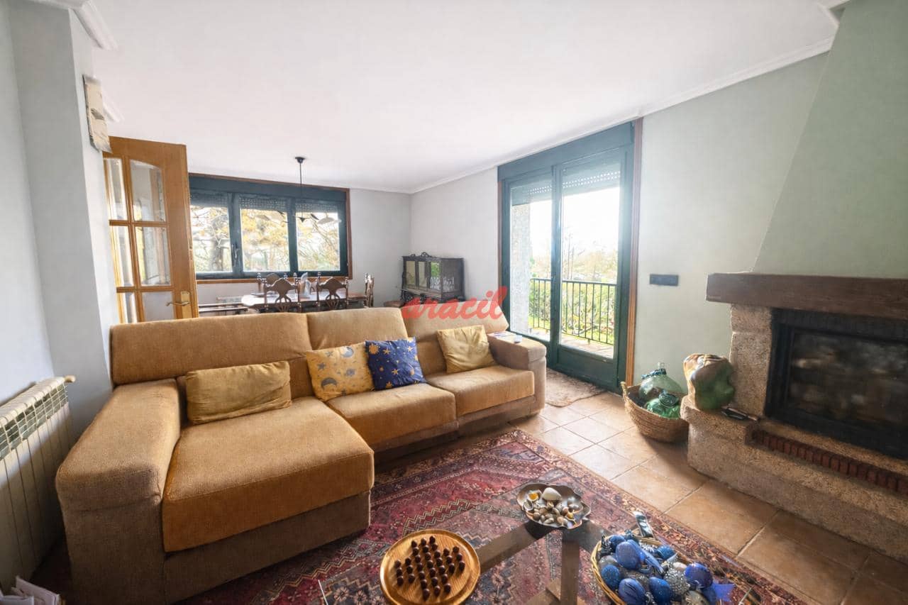 Chalet de 4 habitaciones en Amoeiro en venta con piscina garaje - 425.000 € (Ref: 9859040)