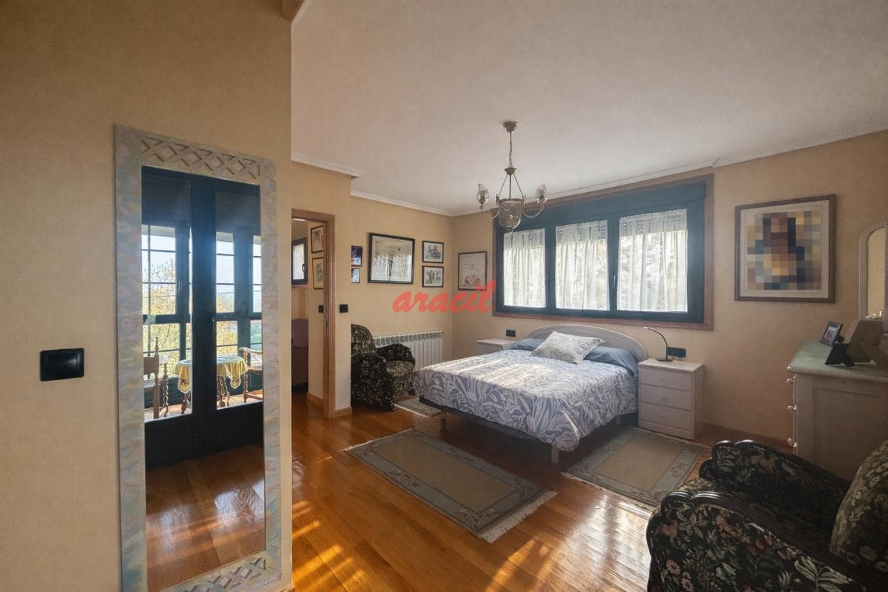 Chalet de 4 habitaciones en Amoeiro en venta con piscina garaje - 425.000 € (Ref: 9859040)