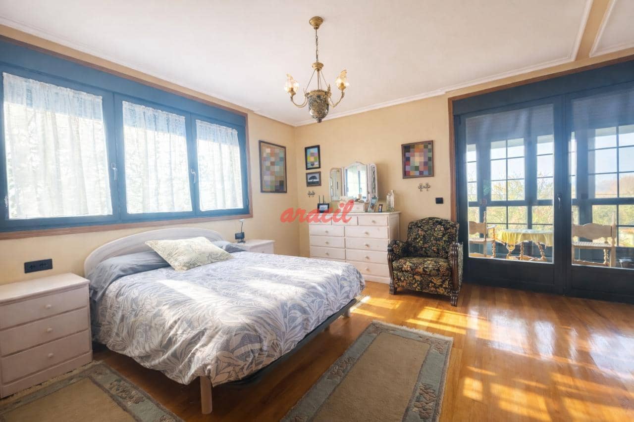 Chalet de 4 habitaciones en Amoeiro en venta con piscina garaje - 425.000 € (Ref: 9859040)